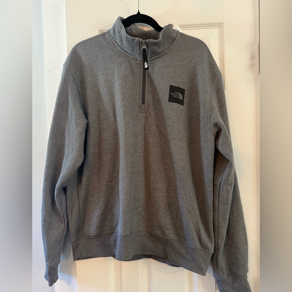 NWOT The North Face quarter zip